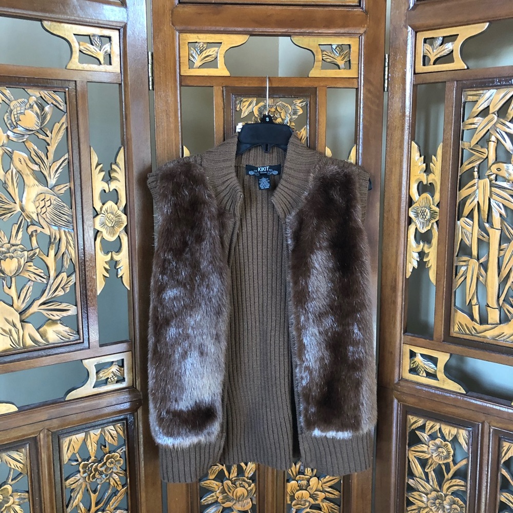 Kikit Faux Fur Knit Zippered Vest - Picture 3 of 8